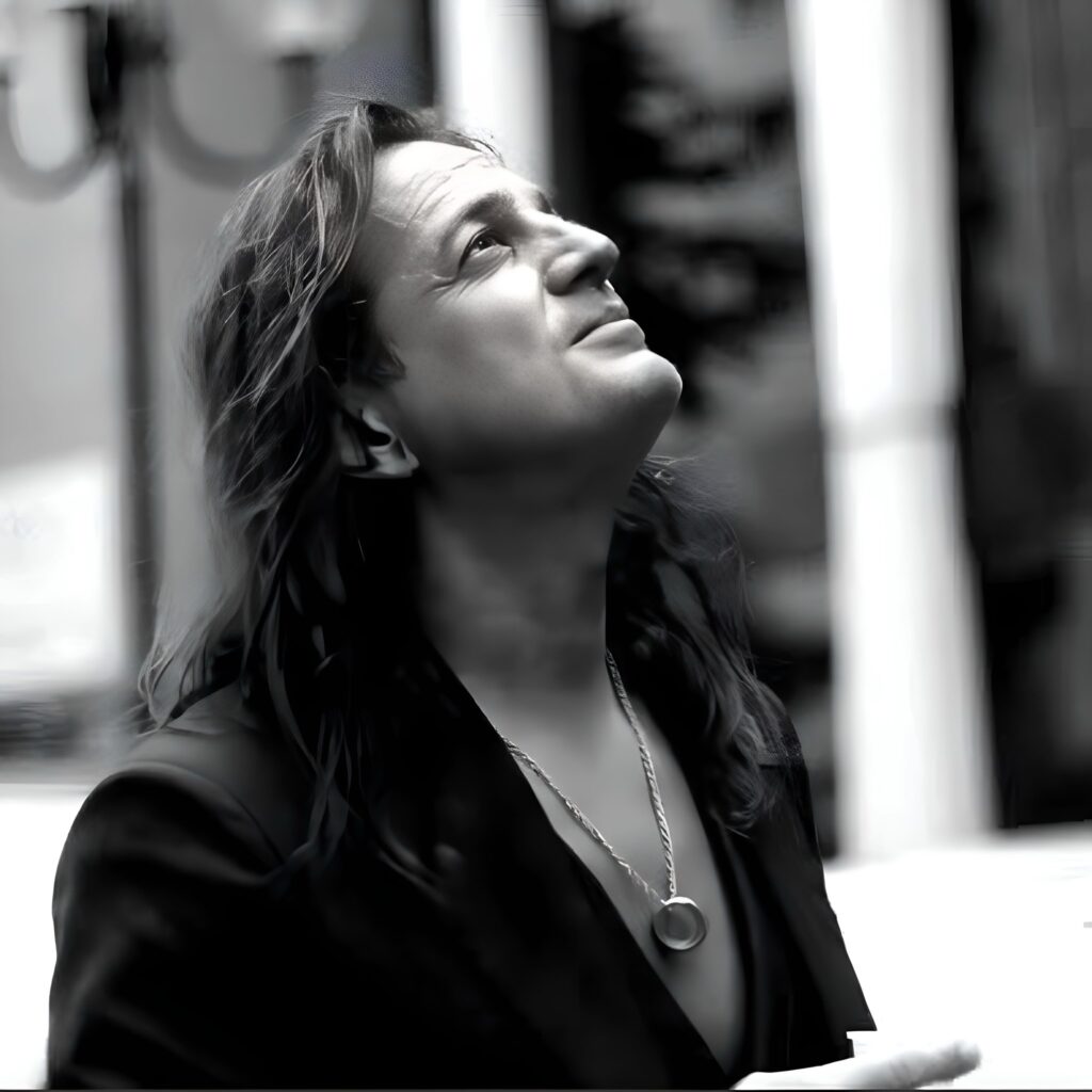 La différence d'âge choque 