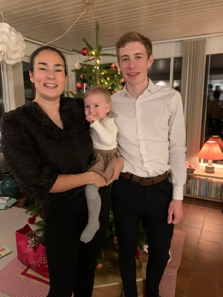 Le rôle clé que joue la femme de Jonas Vingegaard dans ses victoires. Le rôle clé que joue la femme de Jonas Vingegaard dans ses victoires.