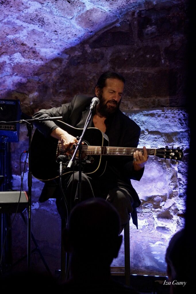 La différence d'âge choque 