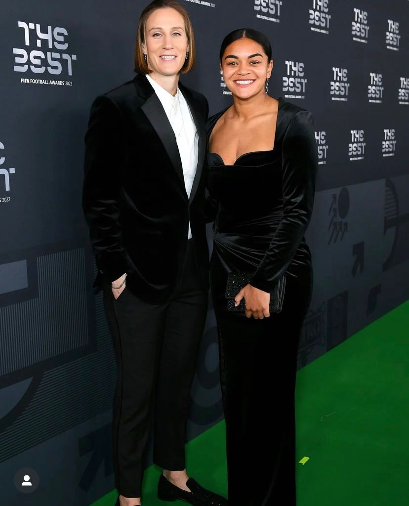 L'histoire d'amour incroyable d'Ann-Katrin Berger et sa compagne. L'histoire d'amour incroyable d'Ann-Katrin Berger et sa compagne.