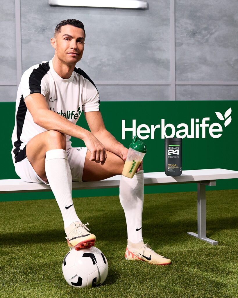 Le secret du couple de Cristiano Ronaldo et Georgina enfin révélé. Le secret du couple de Cristiano Ronaldo et Georgina enfin révélé.