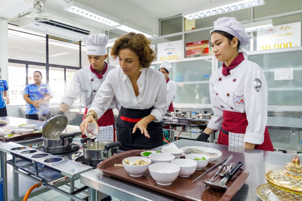 L'ombre de son père : Ce que vous ignorez sur Audrey Azoulay.
