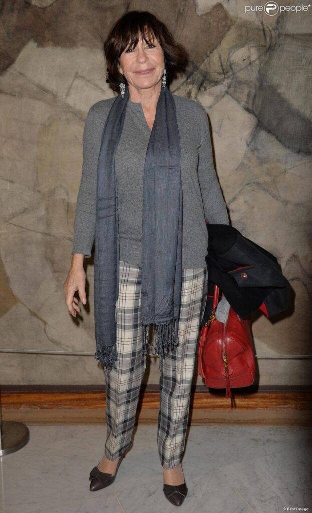 Découvrez Danièle, la femme de Franck Dubosc qui vit loin des caméras. Découvrez Danièle, la femme de Franck Dubosc qui vit loin des caméras.