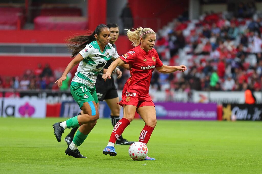 Eugénie Le Sommer Eugénie Le Sommer