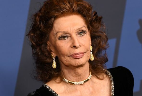 Sophia Loren Taille Poids