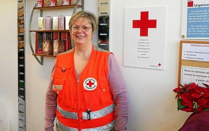 La Croix Rouge Femme Voilée