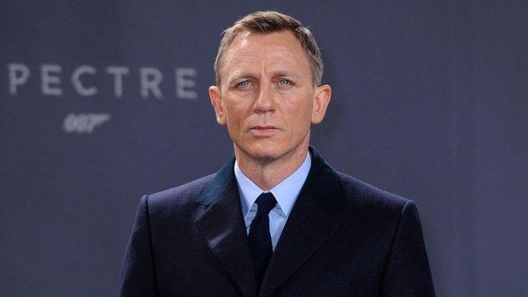 Daniel Craig Taille