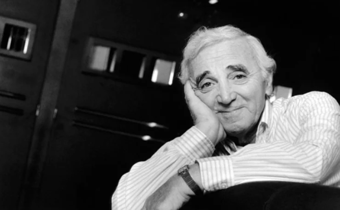 Taille Charles Aznavour