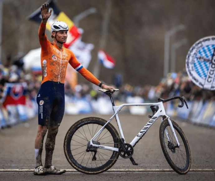 Mathieu Van Der Poel Et Sa Compagne