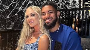 Douglas Luiz et sa copine