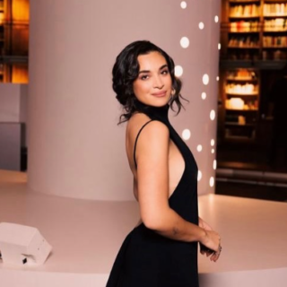 Camelia Jordana Jeune 