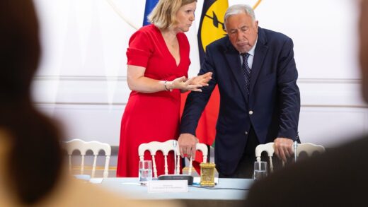 L'homme derrière la Présidente