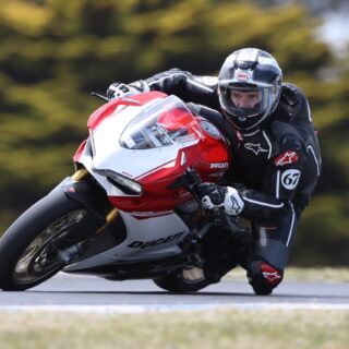 La femme d'Eric Bana fuit les projecteurs : la voici.