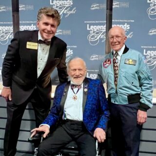 À 93 ans, Buzz Aldrin s'est marié ! Découvrez l'heureuse élue.