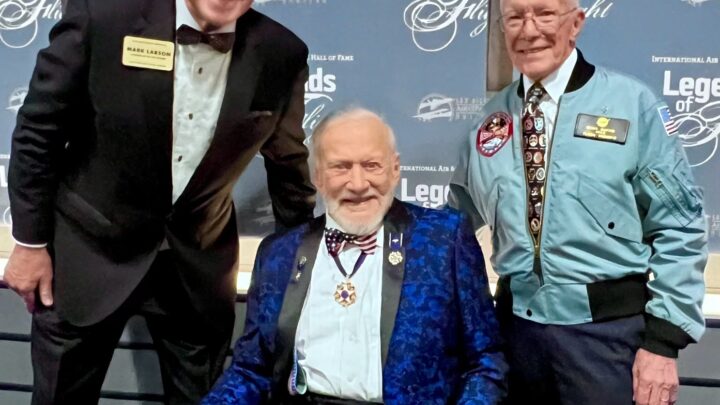 À 93 ans, Buzz Aldrin s'est marié ! Découvrez l'heureuse élue.