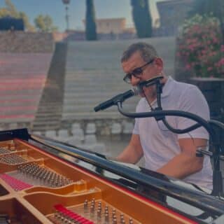 L'histoire vraie (et bouleversante) derrière le film "Une Belle Course" avec Dany Boon et Line Renaud.